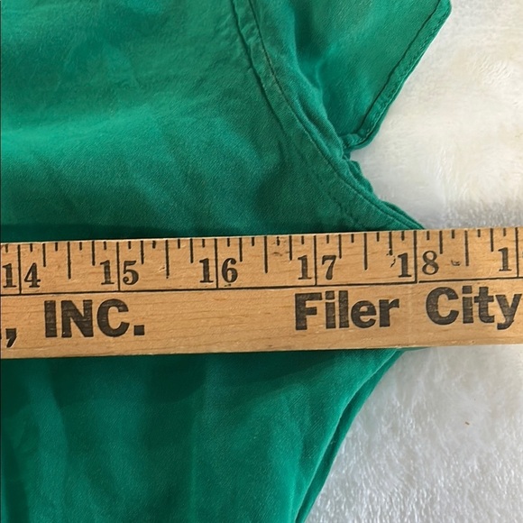 J. Crew Emerald Green Faux Wrap Peplum Blouse Size 10 Flutter Sleeve V-Neck - Picture 12 of 15